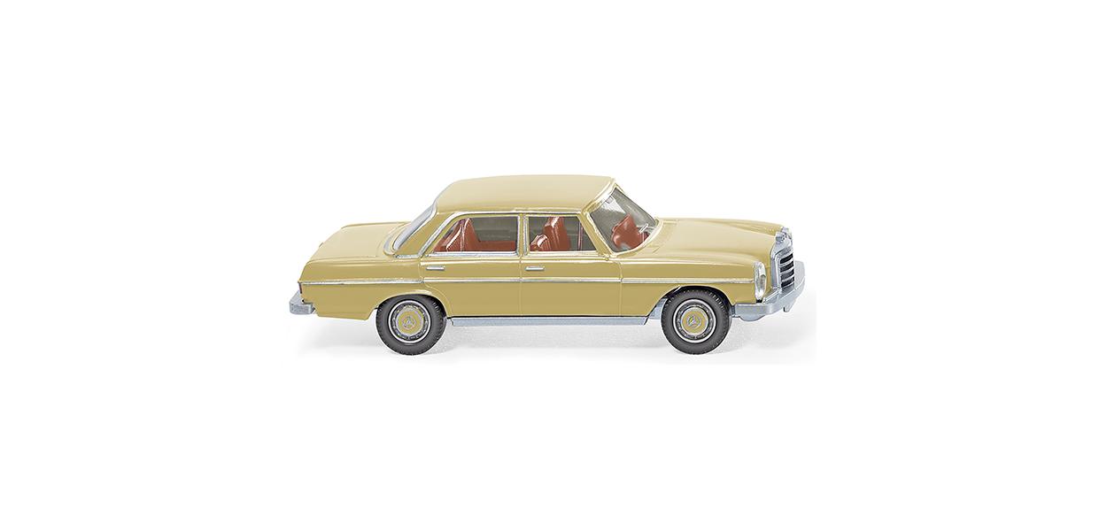Wiking MB 200/8 Beige 1968-73 HO Gauge WK014102