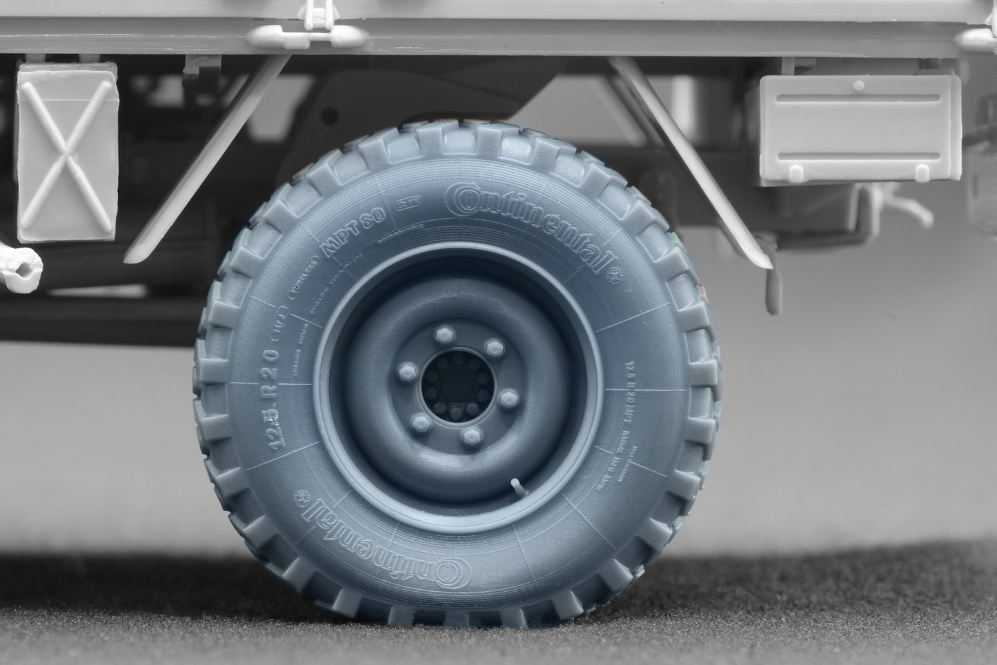 ScaleX Unimog U1300L MPT 80 Weighted Wheel Set For Revell 1:35 Model Kits