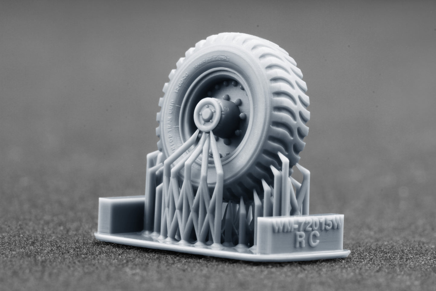 ScaleX FV-603 Saracen TRAK GRIP12.00-20 WeightedWheel Set for ACE 1:72 ModelKits