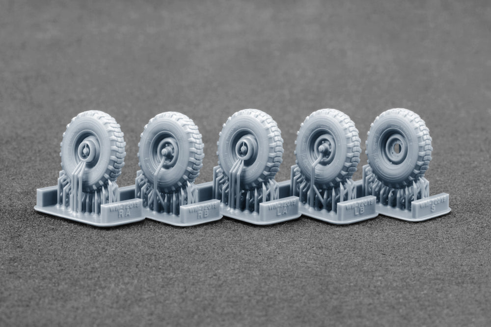 ScaleX Unimog S 404 X 11.00R20 Ordinary Wheel Set 1:72 Model Kits WM-72019