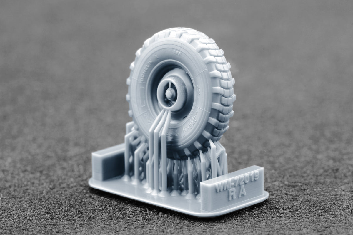 ScaleX Unimog S 404 X 11.00R20 Ordinary Wheel Set 1:72 Model Kits WM-72019