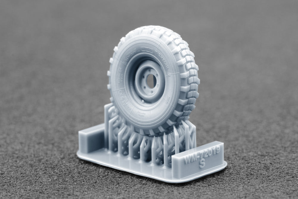 ScaleX Unimog S 404 X 11.00R20 Ordinary Wheel Set 1:72 Model Kits WM-72019