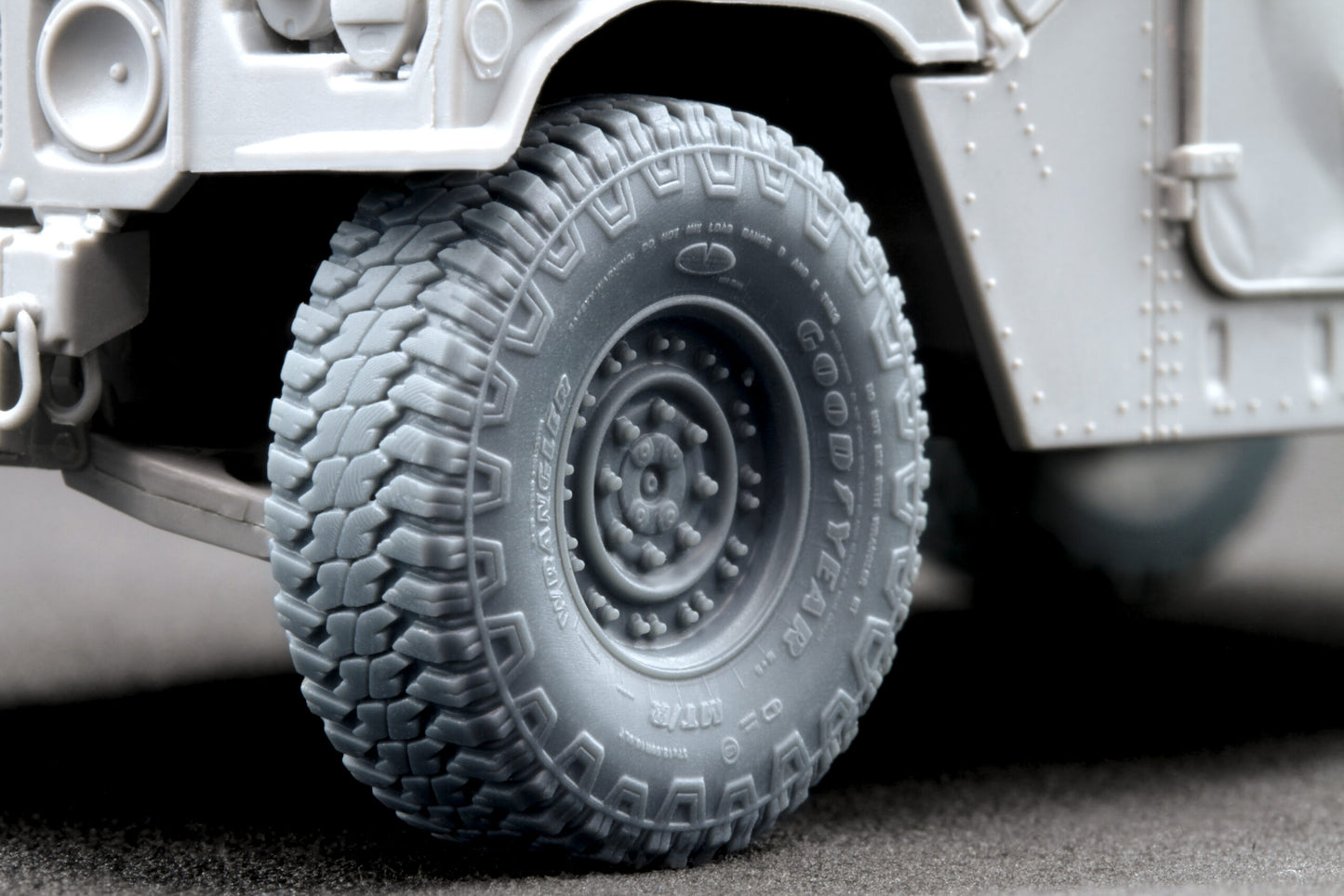 ScaleX HMMWV MT/R 24-bolt Ordinary Wheel Set For ICM 1:35 Model Kits