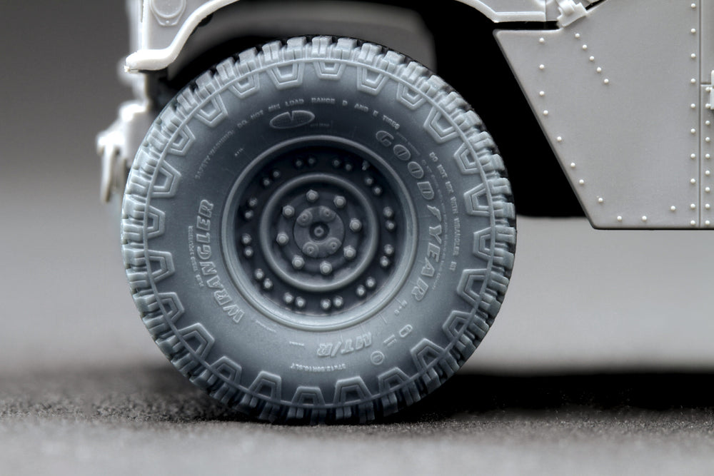 ScaleX HMMWV MT/R 24-bolt Ordinary Wheel Set For ICM 1:35 Model Kits