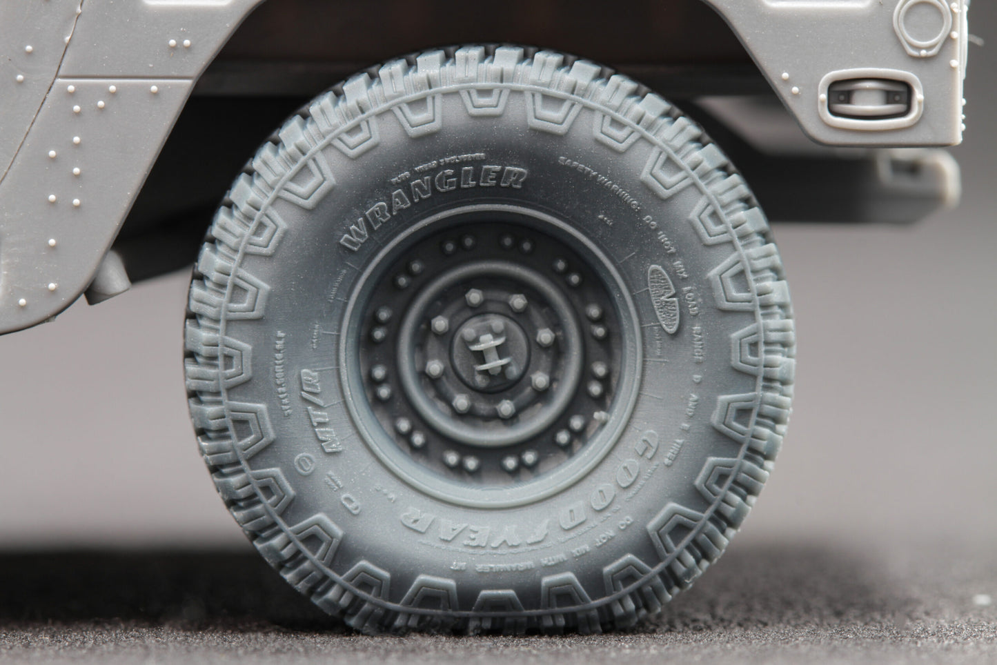 ScaleX HMMWV MT/R 24-bolt Weighted Wheel Set For ICM 1:35 Model Kits