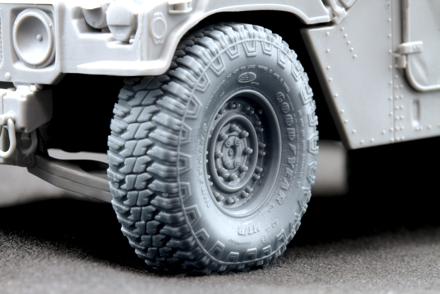 ScaleX HMMWV MT/R 24-bolt Weighted Wheel Set For ICM 1:35 Model Kits