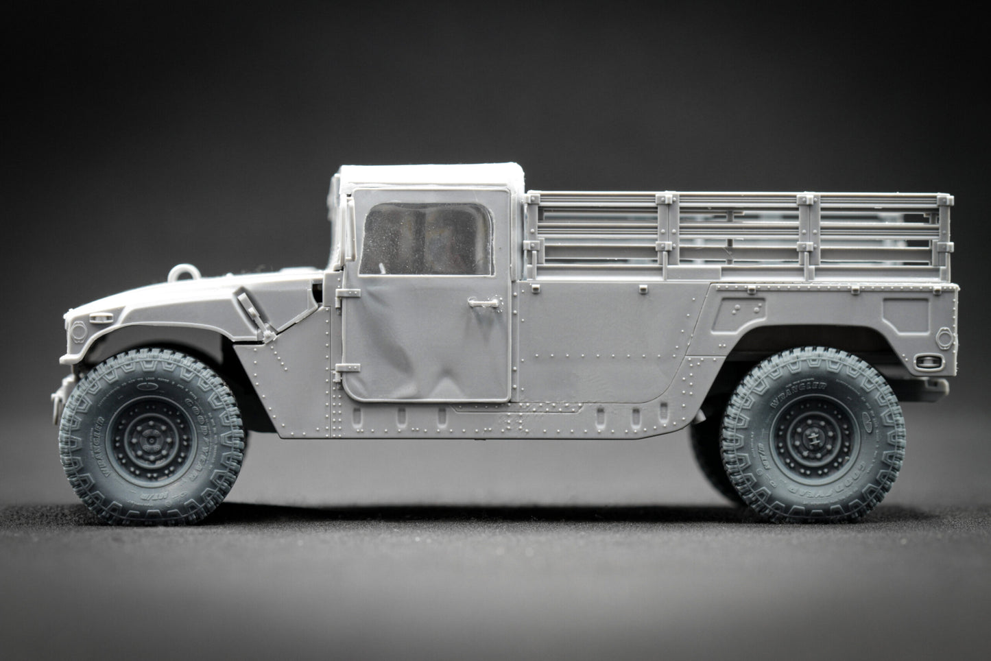 ScaleX HMMWV MT/R 24-bolt Weighted Wheel Set For ICM 1:35 Model Kits