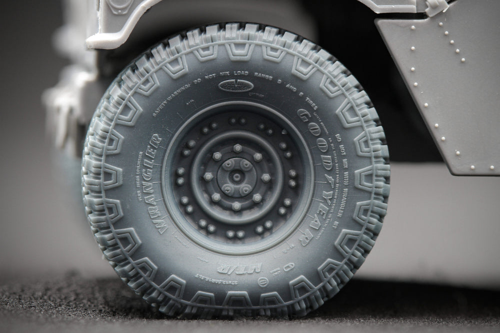 ScaleX HMMWV MT/R 24-bolt Weighted Wheel Set For ICM 1:35 Model Kits