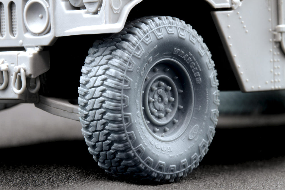 ScaleX HMMWV MT/R 12-bolt Ordinary Wheel Set For ICM 1:35 Model Kits