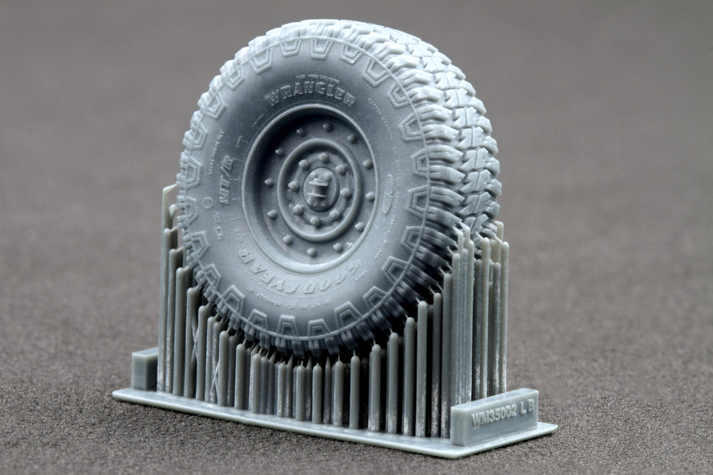 ScaleX HMMWV MT/R 12-bolt Ordinary Wheel Set For ICM 1:35 Model Kits