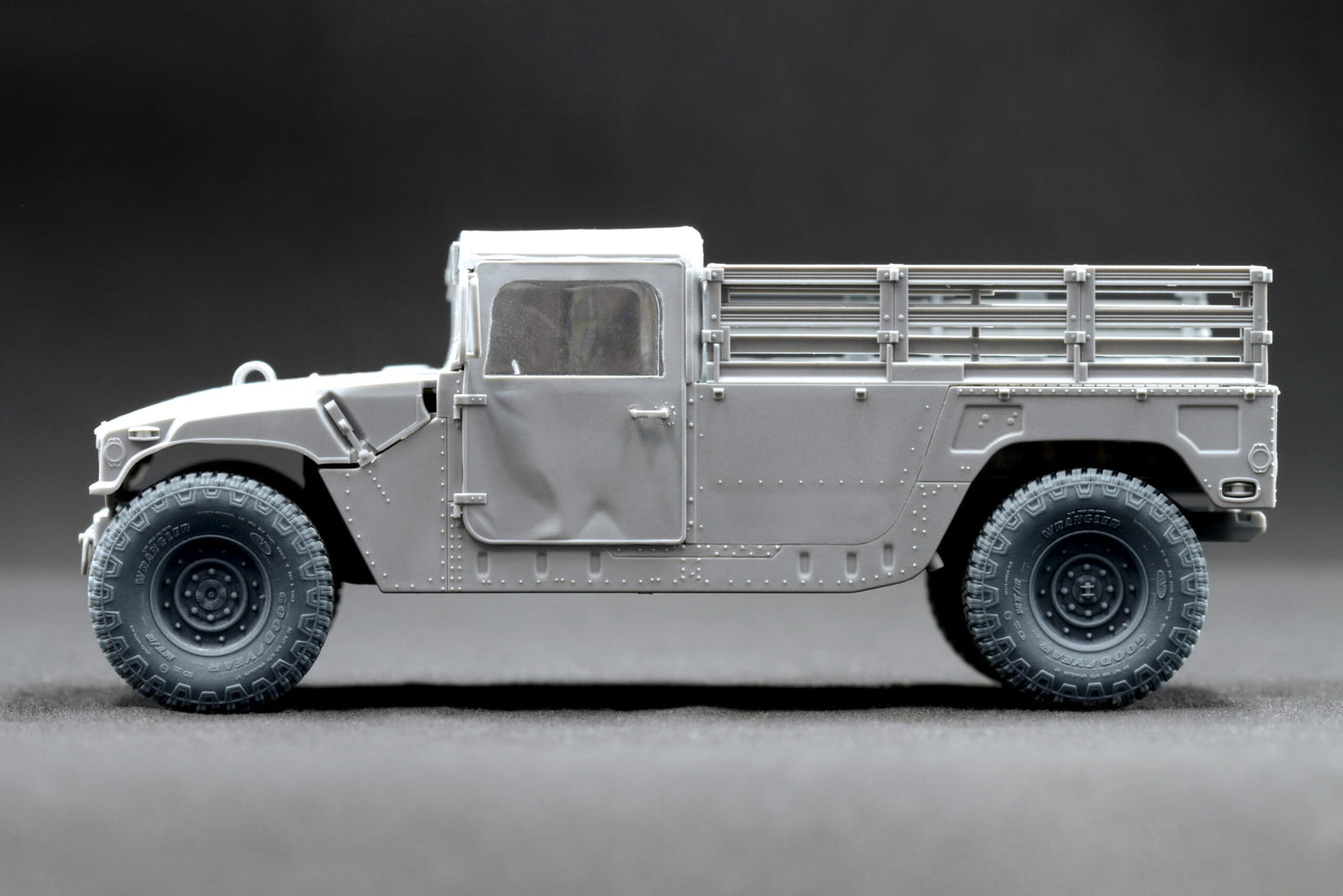 ScaleX HMMWV MT/R 12-bolt Ordinary Wheel Set For ICM 1:35 Model Kits