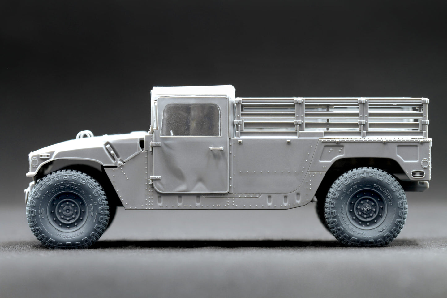 ScaleX HMMWV MT/R 12-bolt Weighted Wheel Set For ICM 1:35 Model Kits