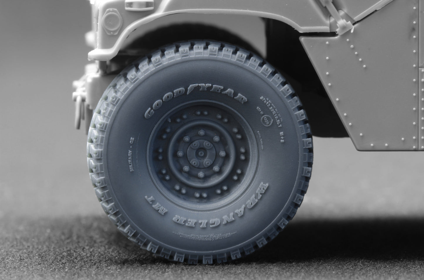 ScaleX HMMWV MT 24-bolt Ordinary Wheel Set For ICM Academy 1:35 Model Kits