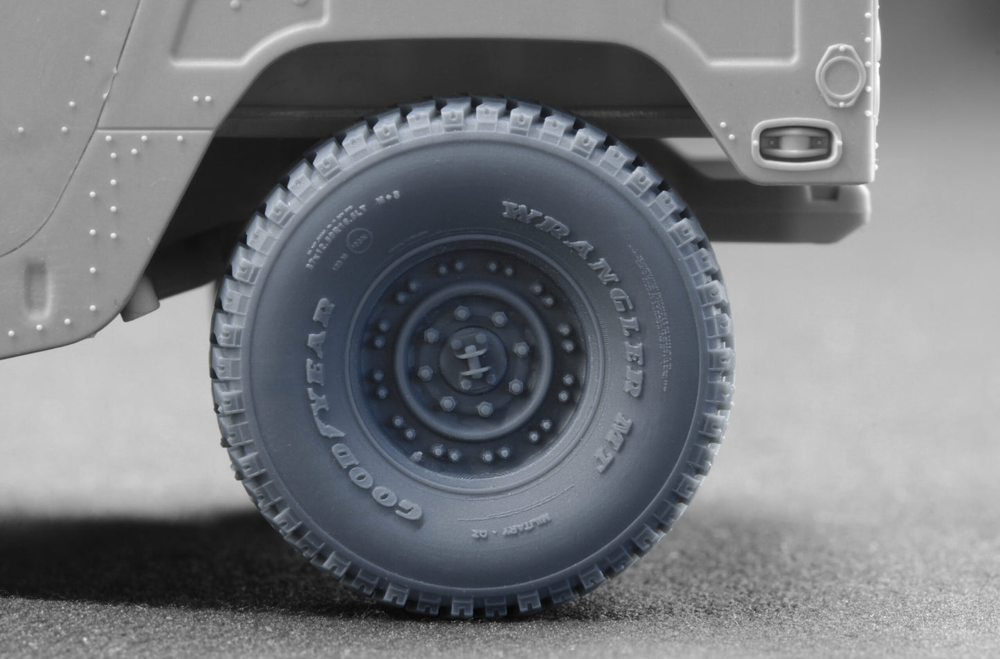 ScaleX HMMWV MT 24-bolt Ordinary Wheel Set For ICM Academy 1:35 Model Kits