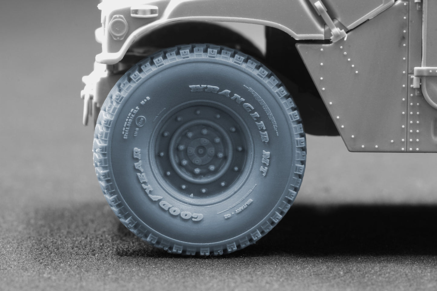 ScaleX HMMWV MT 12-bolt Ordinary Wheel Set For ICM Academy 1:35 Model Kits