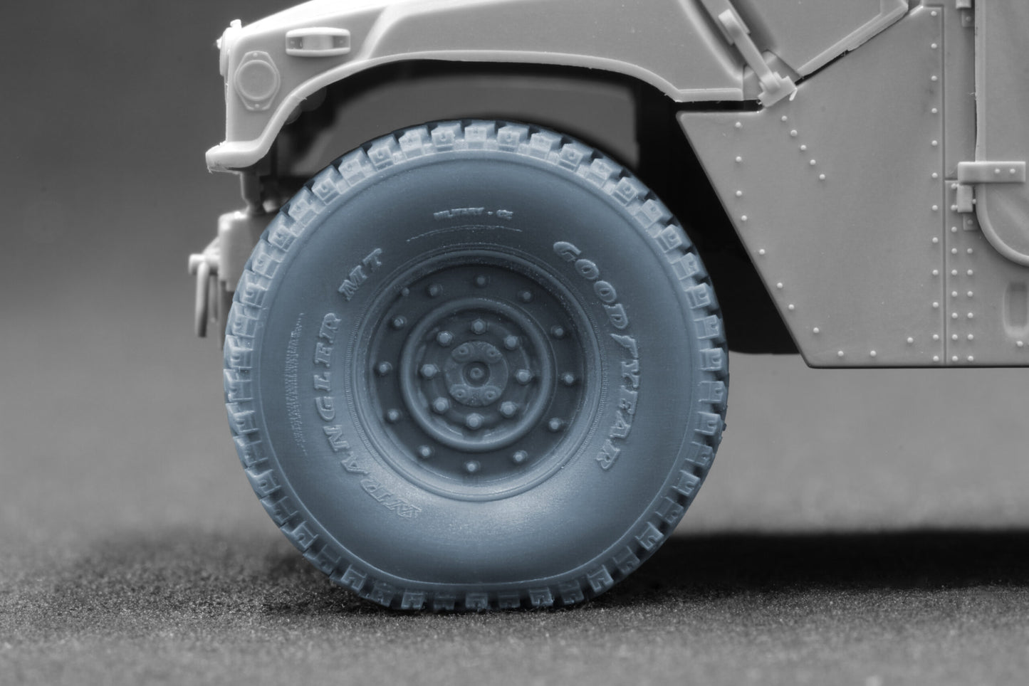 ScaleX HMMWV MT 12-bolt Weighted Wheel Set For ICM Academy 1:35 Model Kits