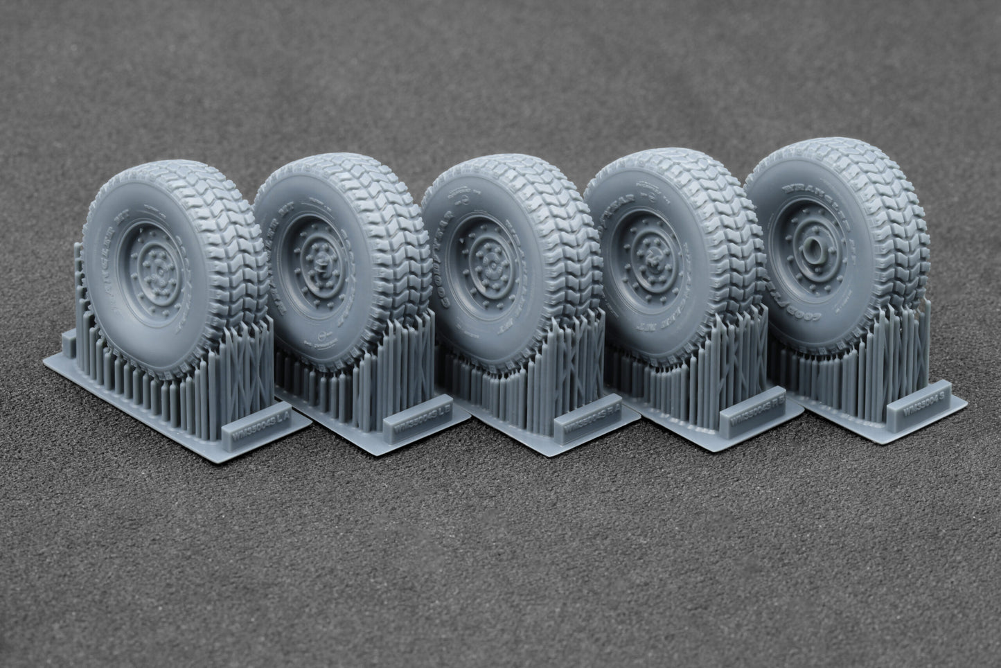 ScaleX HMMWV MT 12-bolt Weighted Wheel Set For ICM Academy 1:35 Model Kits