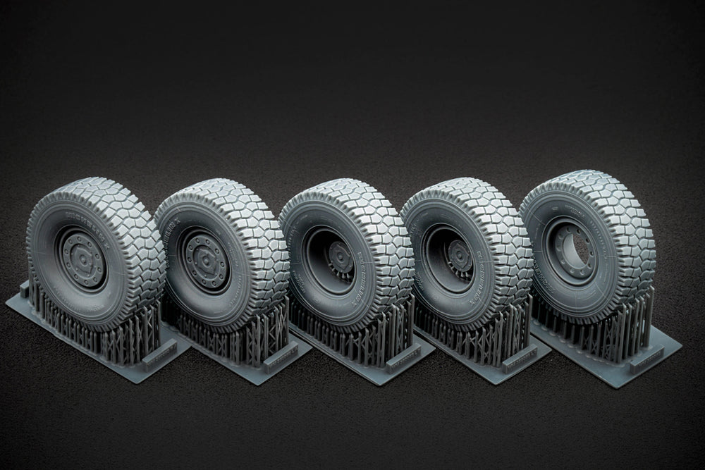 ScaleX KOZAK 2 Weighted Wheel Set For ICM 1:35 Model Kits