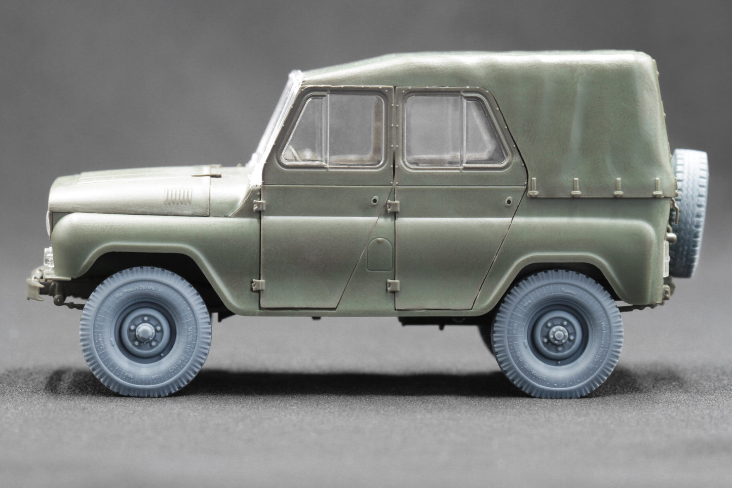 ScaleX UAZ 469 Weighted Wheel Set For Trumpeter 1:35 Model Kits