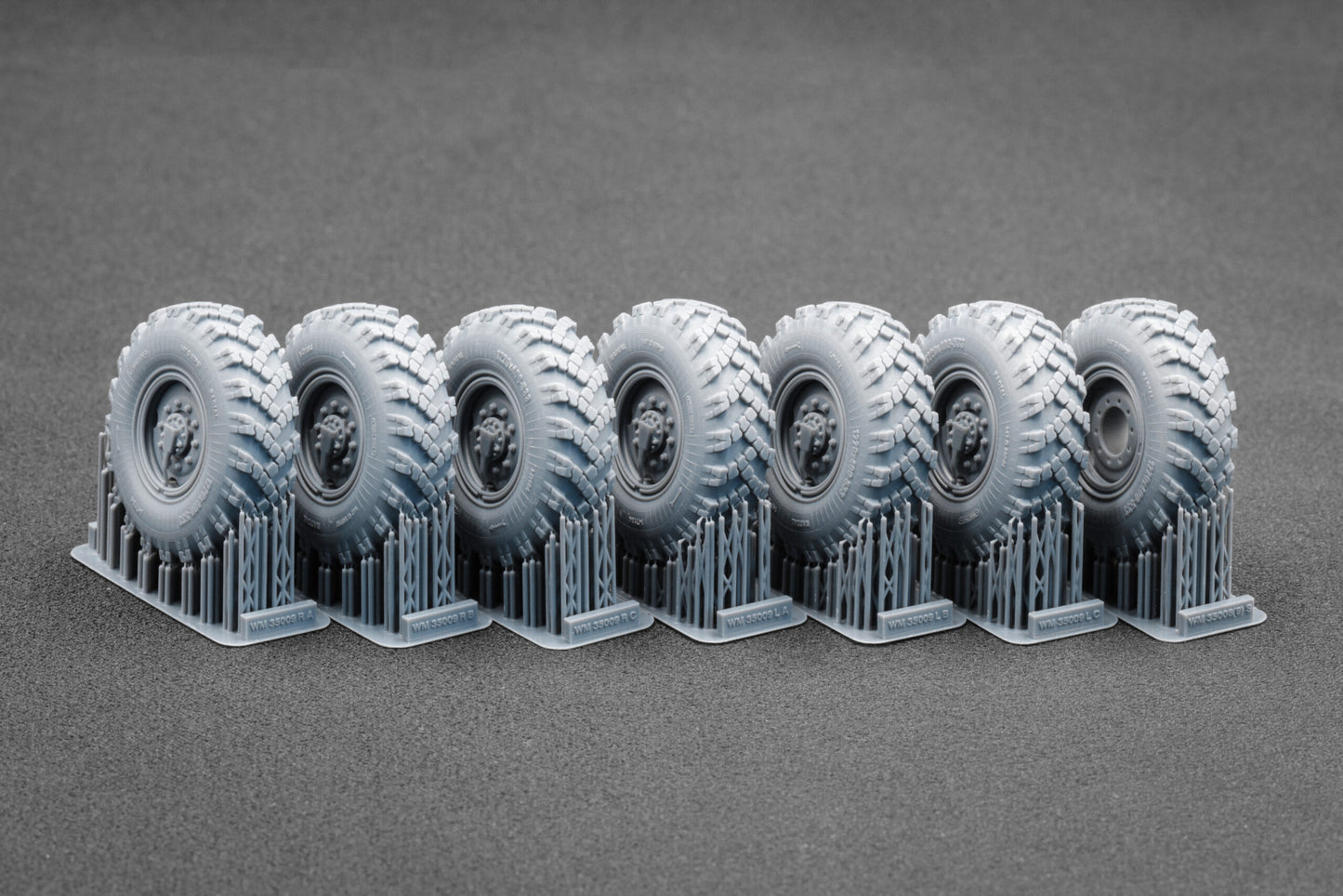 ScaleX Kamaz 4310 Ordinary Wheel Set For ICM 1:35 Model Kits