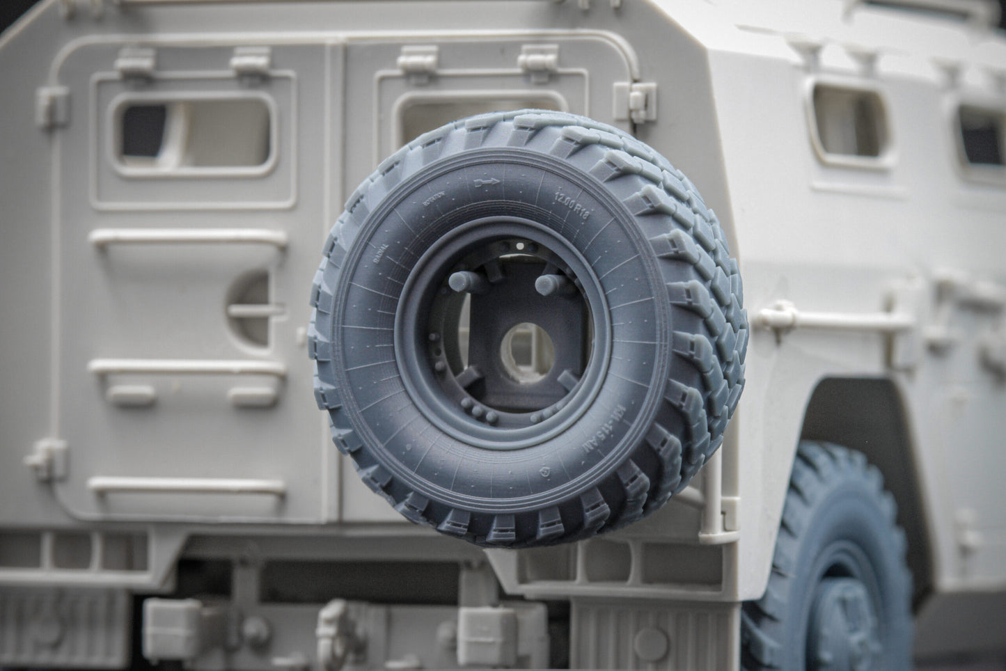 ScaleX GAZ Tiger V2(with shield) Weighted Wheel Set For Meng 1:35 Model Kits