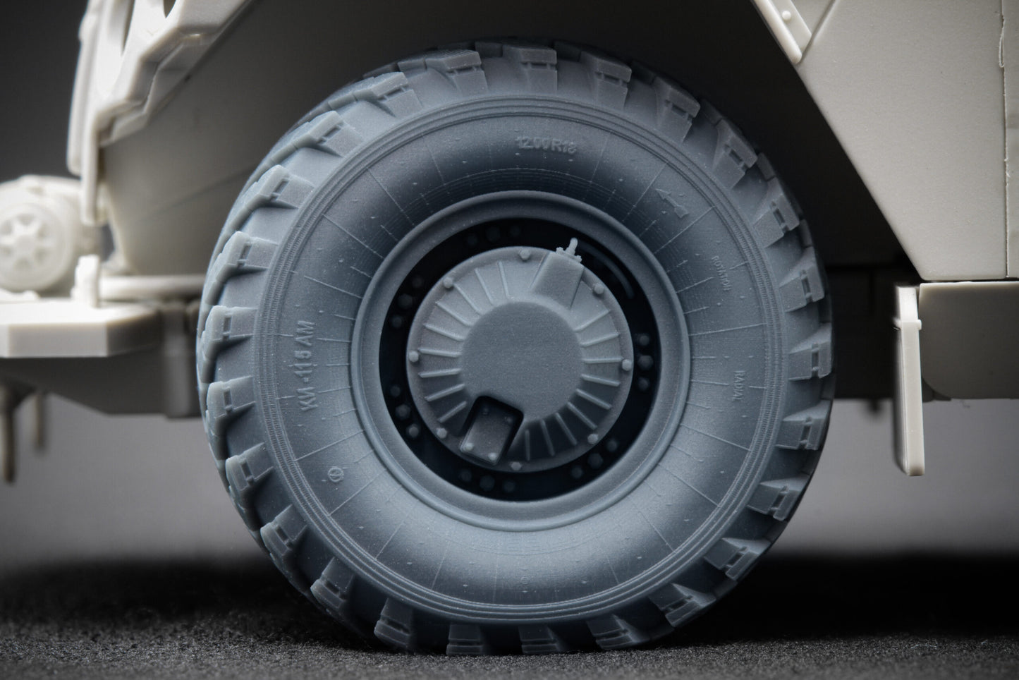 ScaleX GAZ Tiger V2(with shield) Weighted Wheel Set For Meng 1:35 Model Kits