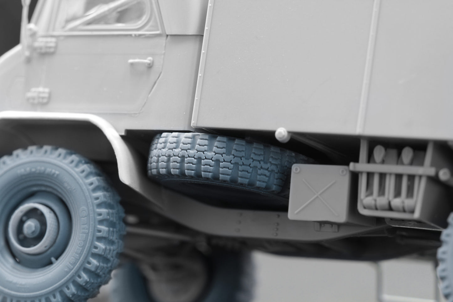 ScaleX Unimog 404 10.5-20 MPT Weighted Wheel Set For ICM, AK Revell 1:35 Model Kits