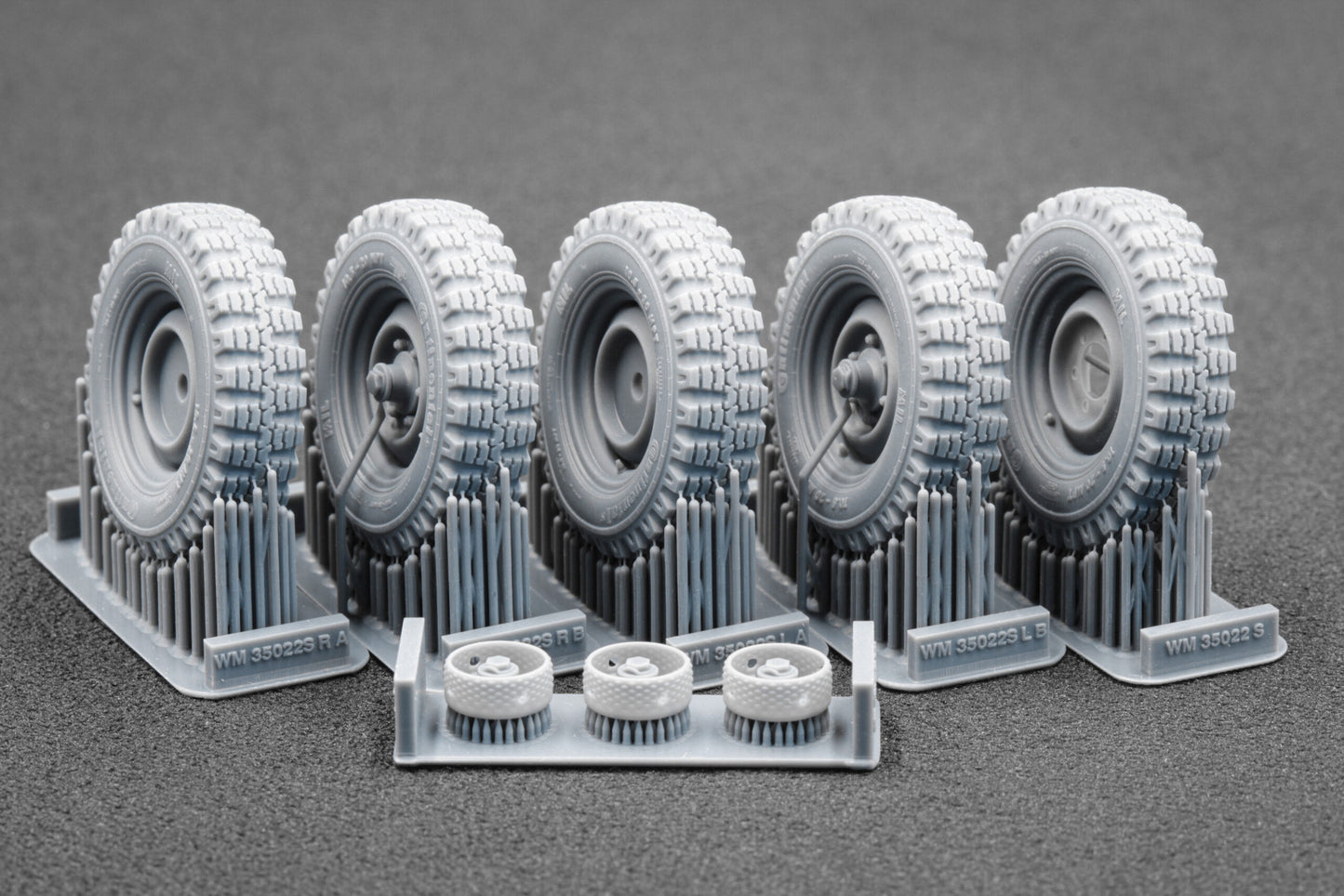 ScaleX Unimog 404 10.5-20 MPT Weighted Wheel Set For ICM, AK Revell 1:35 Model Kits