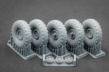 ScaleX Unimog 404 11.0R20 X v2 Ordinary Wheel Set For ICM, AK Revell 1:35 Model Kits