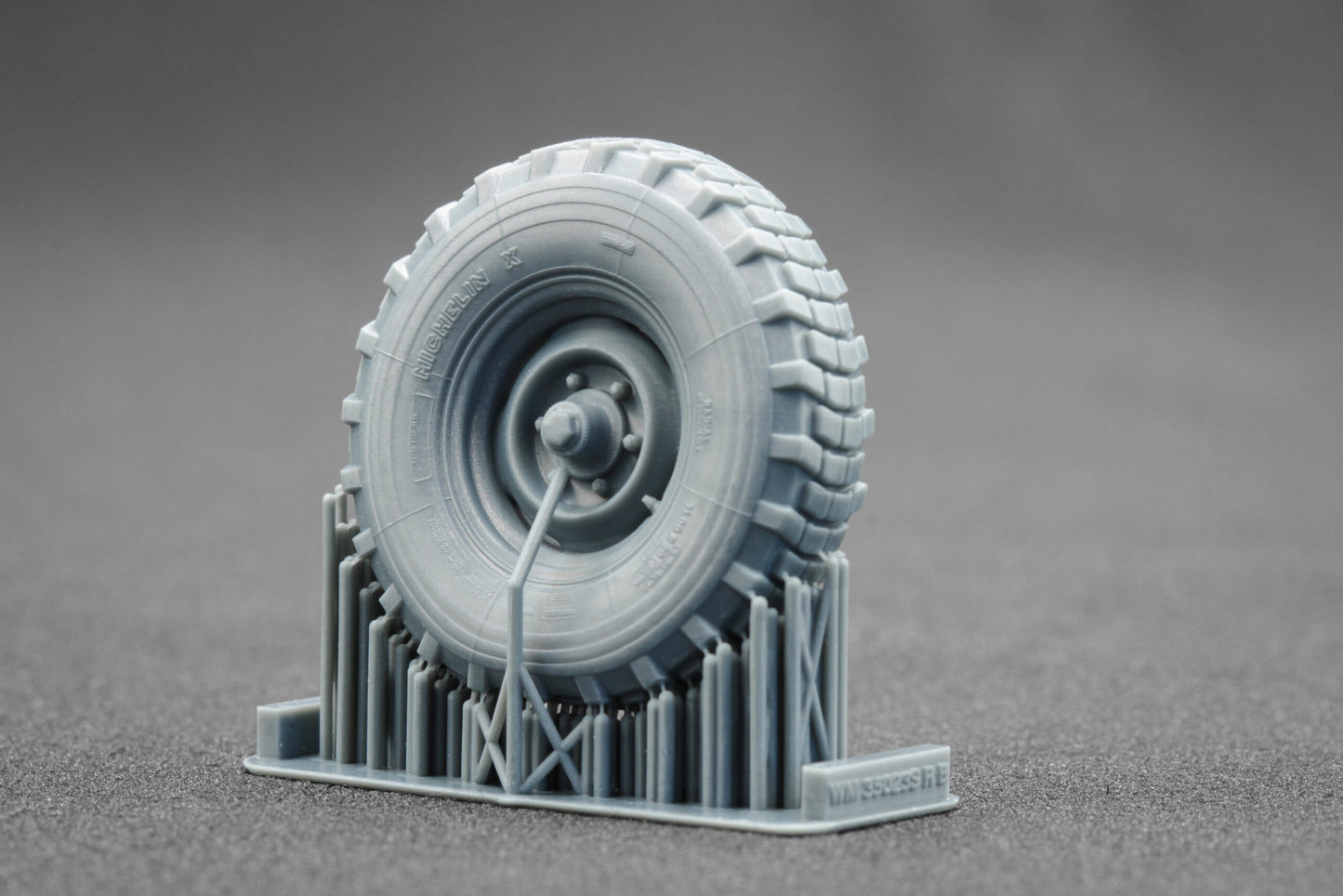 ScaleX Unimog 404 11.0R20 X v2 Weighted Wheel Set For ICM, AK Revell 1:35 Model Kits