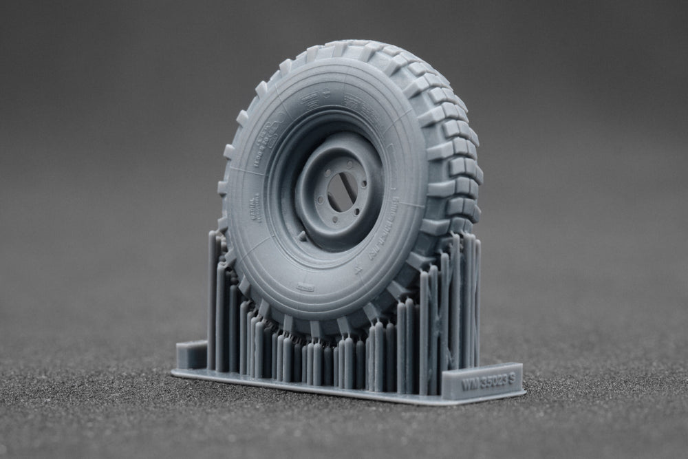 ScaleX Unimog 404 11.0R20 X v2 Weighted Wheel Set For ICM, AK Revell 1:35 Model Kits