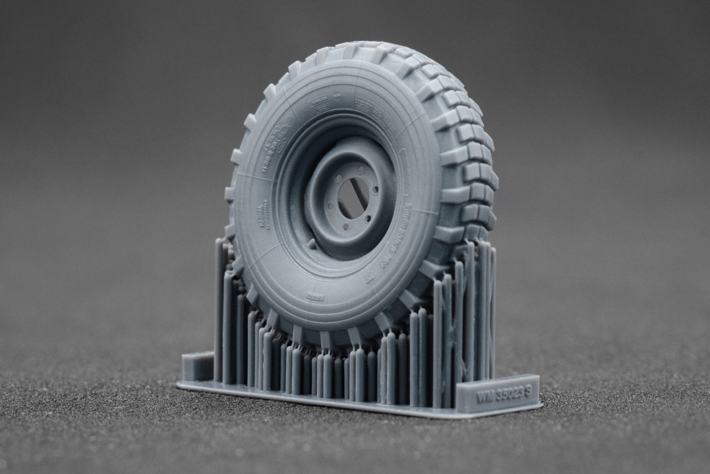 ScaleX Unimog 404 11.0R20 X v2 Weighted Wheel Set For ICM, AK Revell 1:35 Model Kits
