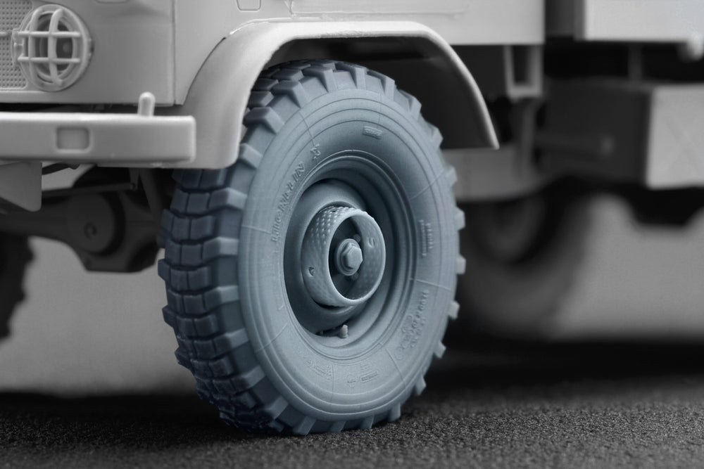 ScaleX Unimog 404 11.0R20 X v2 Weighted Wheel Set For ICM, AK Revell 1:35 Model Kits
