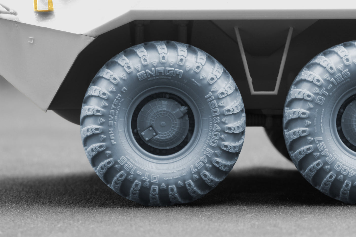 ScaleX BTR-80 APC Ordinary "DT-126 Snaga" Wheel Set For Trumpeter 1:35 Model Kits