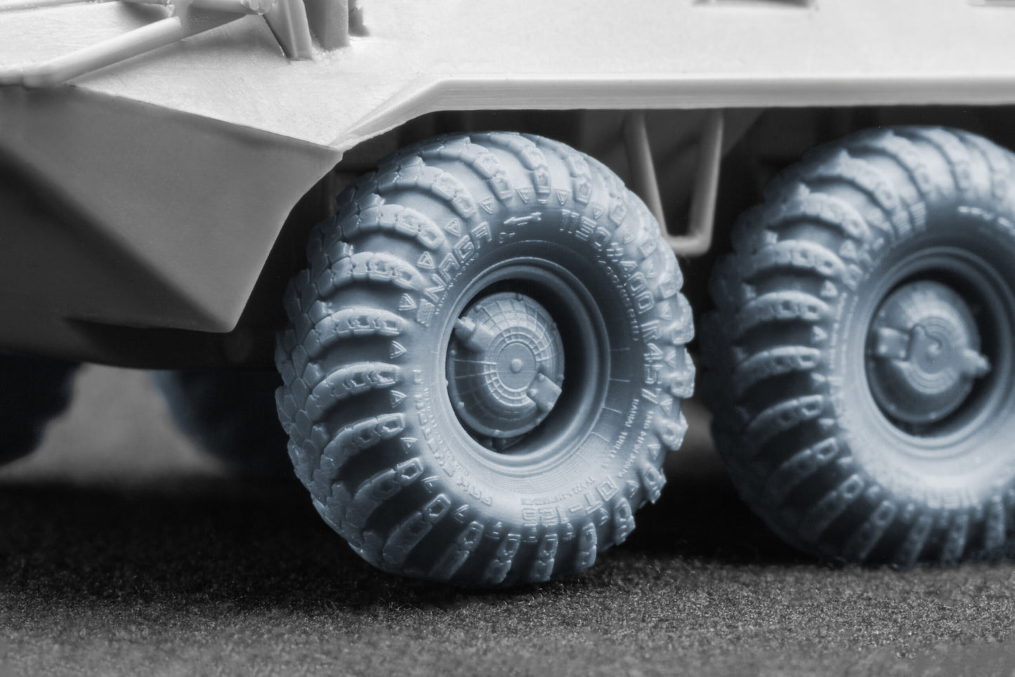 ScaleX BTR-80 APC "DT-126 Snaga" Weighted Wheel Set For Trumpeter ACE 1:72 Model Kits