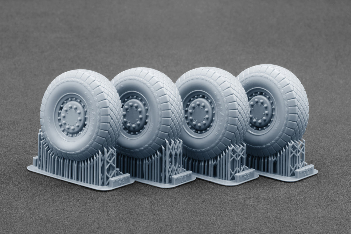 ScaleX M1/M114 Early WW2 Ordinary & Weighted Wheel Set 1:35 Model Kit WW-35018C