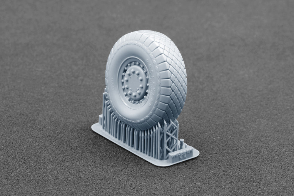 ScaleX M1/M114 Early WW2 Ordinary & Weighted Wheel Set 1:35 Model Kit WW-35018C