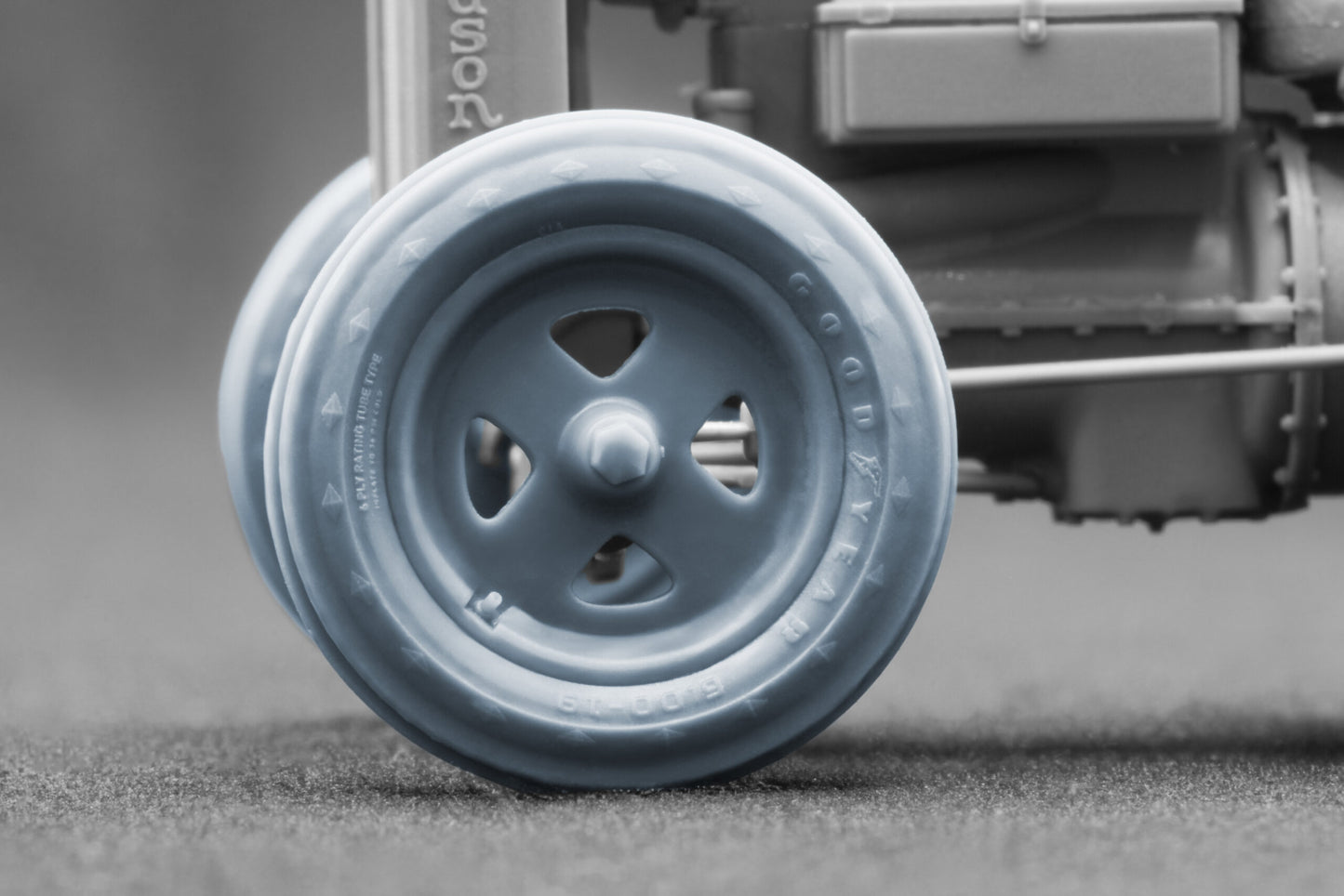 ScaleX Fordson N Tractor v1 Ordinary Wheel Set For Miniart 1:35 Model Kits