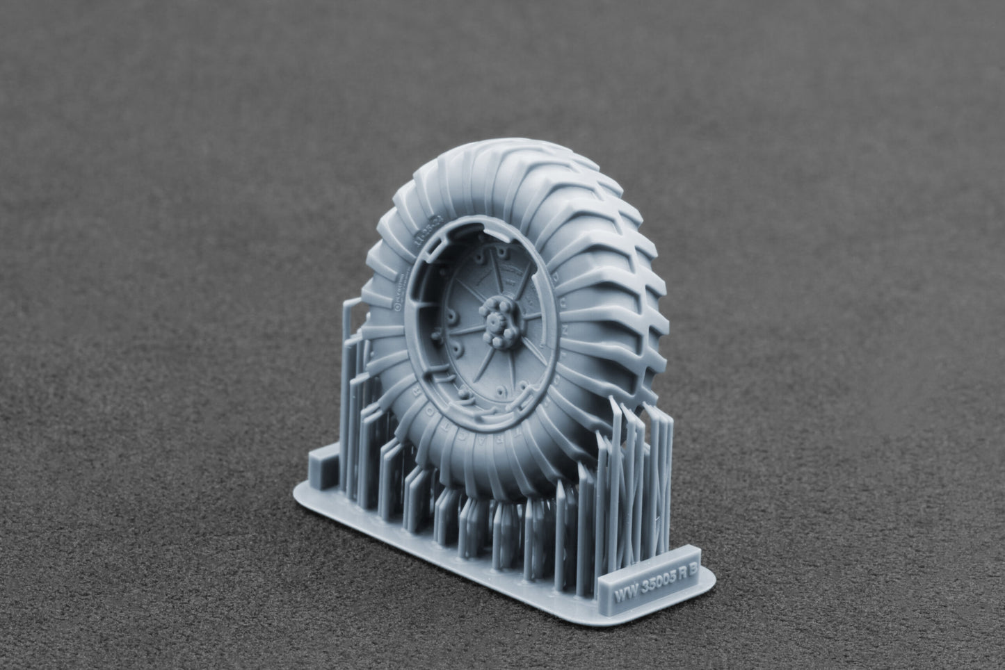 ScaleX Fordson N Tractor v2 Ordinary Wheel Set For Miniart 1:35 Model Kits