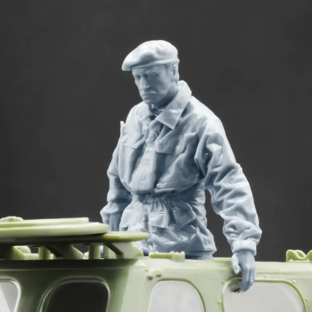 ScaleX British Stalwart Commander in Cockpit Figure for 1:35 Airfix Model Kits FX-35001