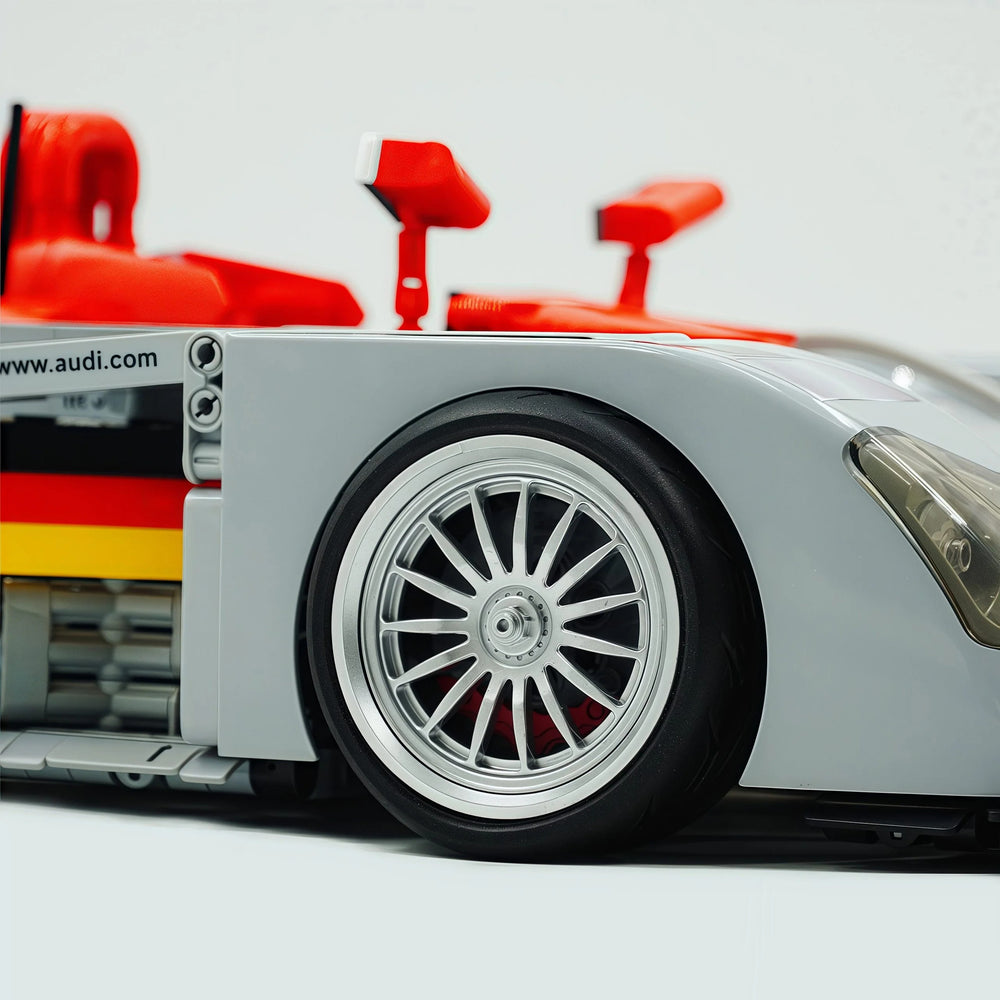 Bole Brick Audi R8 LMP NO.8 1:10 Brick Model 2426pcs