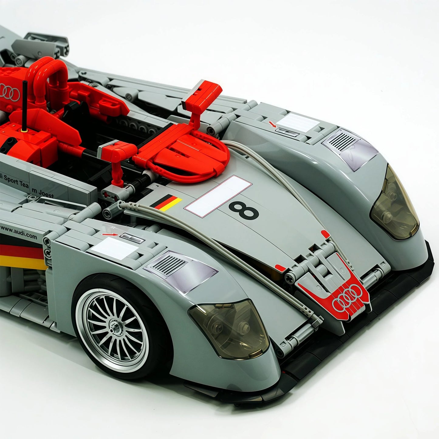 Bole Brick Audi R8 LMP NO.8 1:10 Brick Model 2426pcs